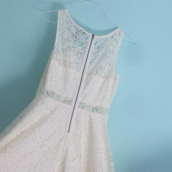 Lace Illusion Dress - Picture 6 of 6